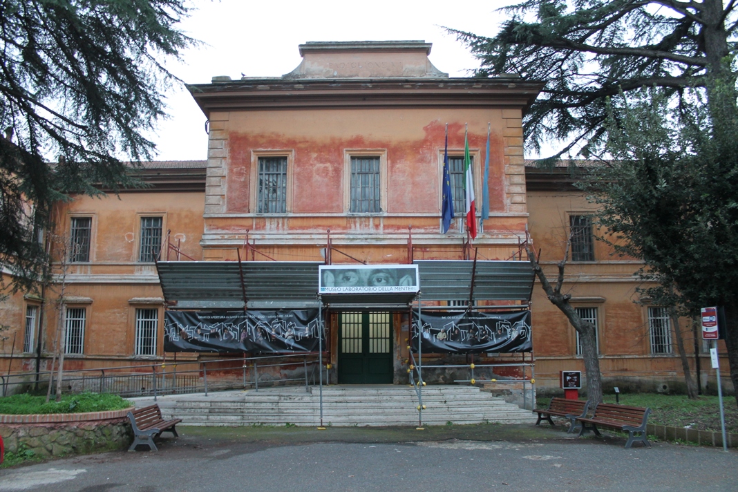 A Roma, il padiglione 6 dell'ex ospedale psichiatrico Santa Maria della Pietà, è stato riconvertito a museo laboratorio della mente. Dal 2000 è stato aperto al pubblico