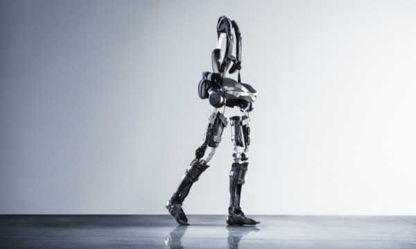 Phoenix Robotics – Esoscheletro restituisce movimento a bambini e adulti paralitici