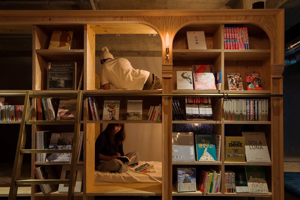 BOOK AND BED DI TOKYO – DORMIRE DENTRO LA LIBRERIA