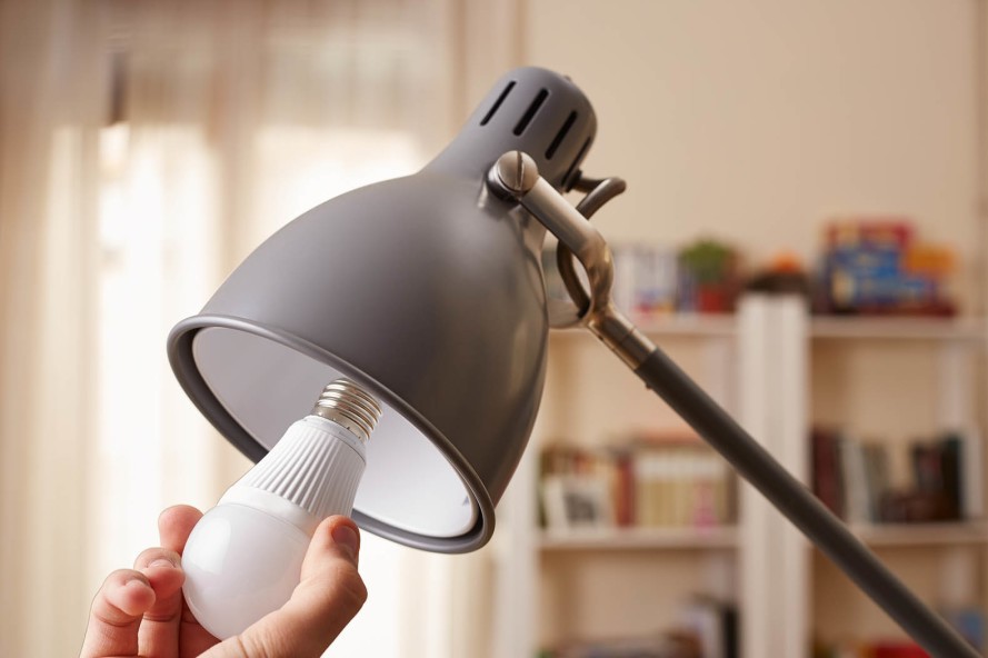 Li-Fi – LA TECNOLOGIA WI-FI SUPER VELOCE CHE FUNZIONA CON UNA LAMPADINA